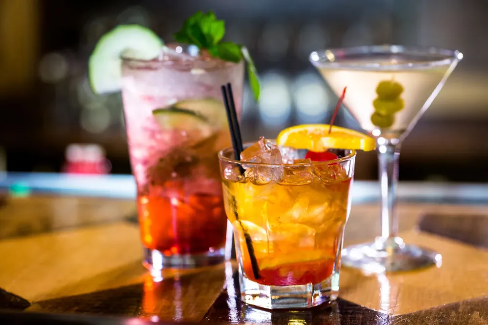 Bar avec cocktails à Daumazan-sur-Arize
