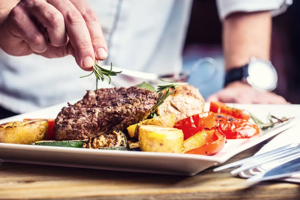 Bar avec cuisine locale à Daumazan-sur-Arize